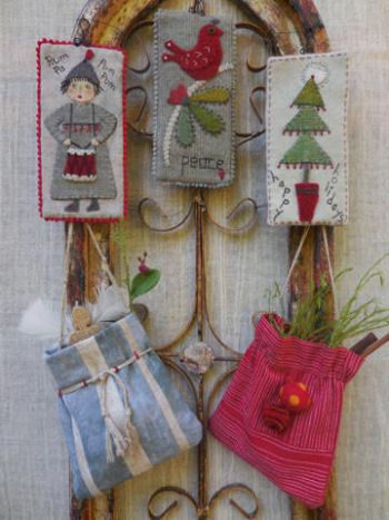 Christmas Tags And Bags Pattern 