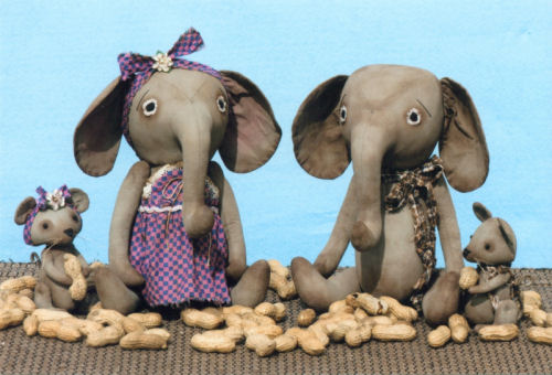 Prim Little Elephants Ellie & Elvin 