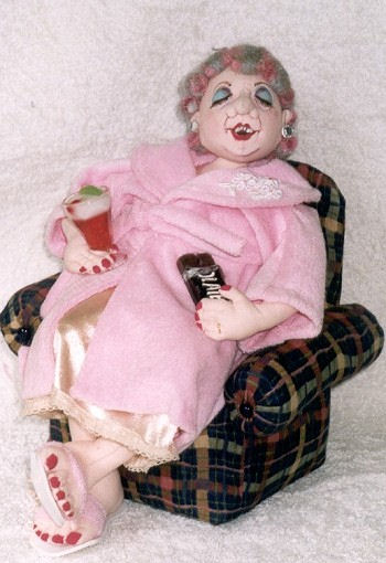 The Missus Cloth Doll Pattern by Lynn Butcher